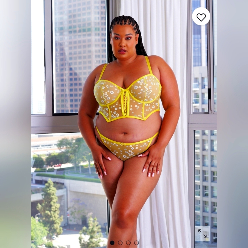 Puff Daisy Unlined Bustier & String Bikini Panty Set